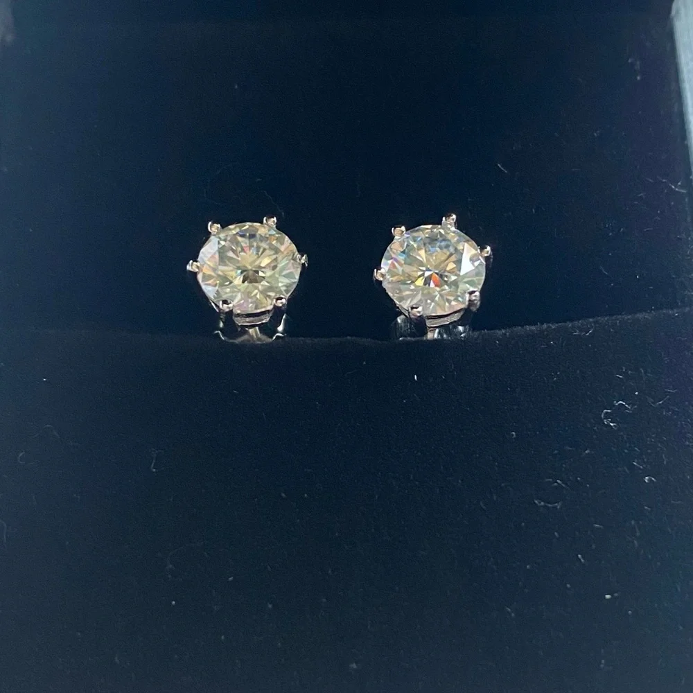 Beautiful 2 Ct. Moissanite Diamond stud earrings